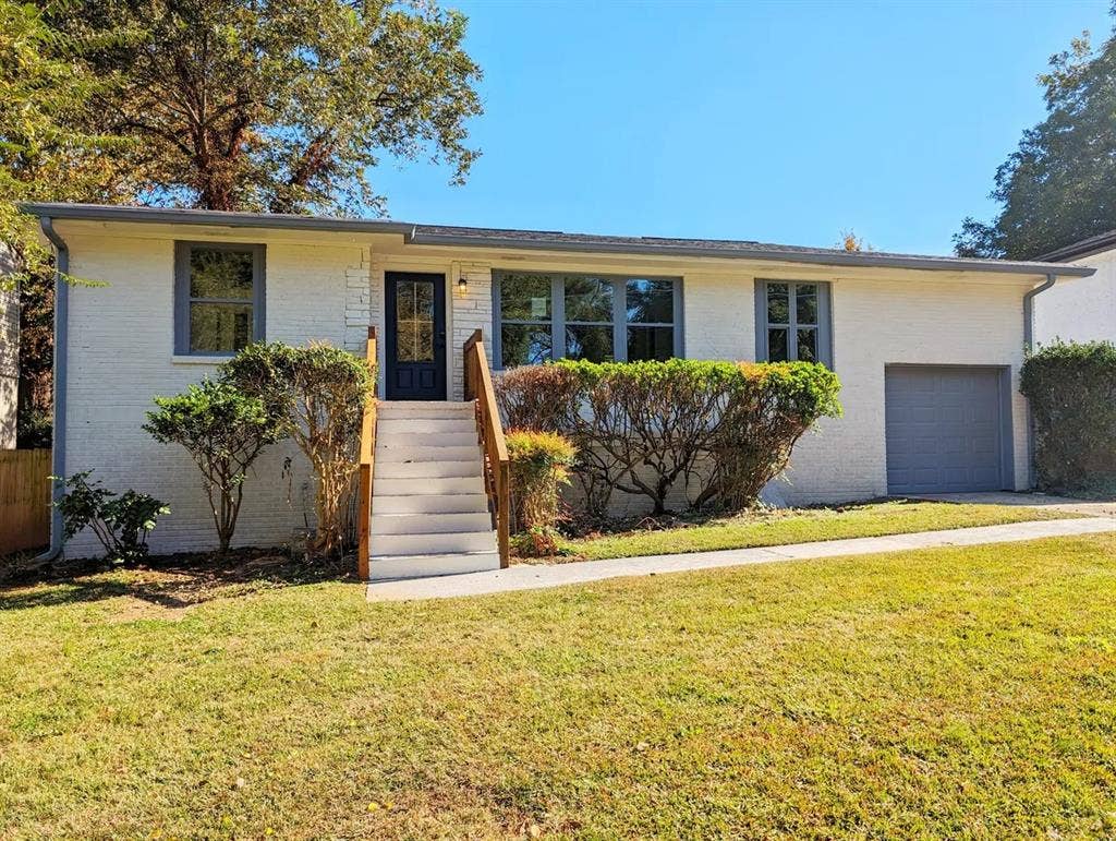 Charming, Fully Renovated Bungalow