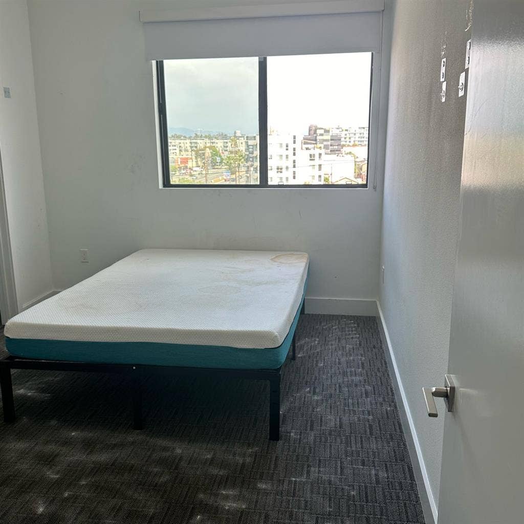 Spacious room for rent Culver City!