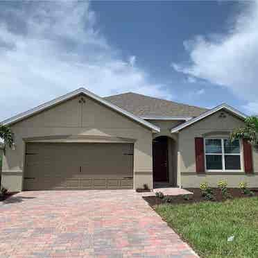 Unfurnished master room Cape Coral.