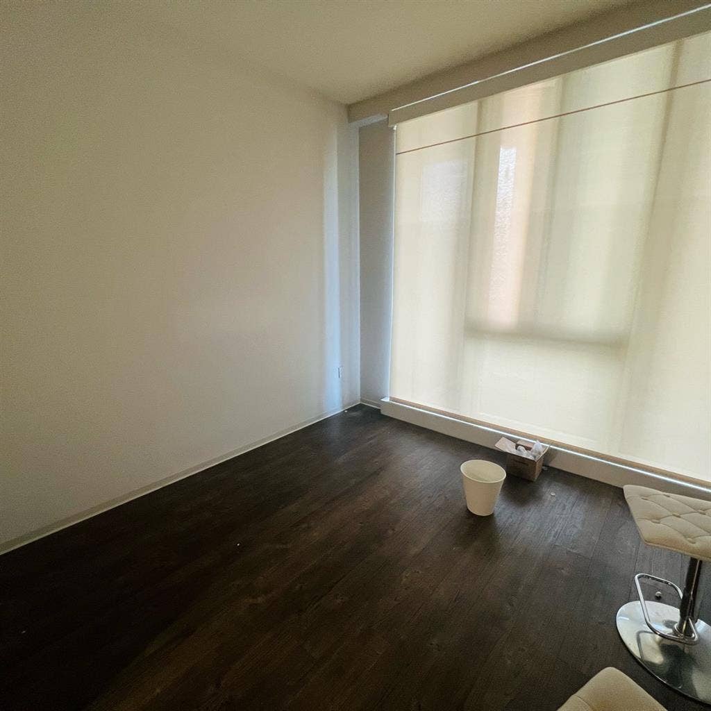 SF DT Master Bedroom find roommate