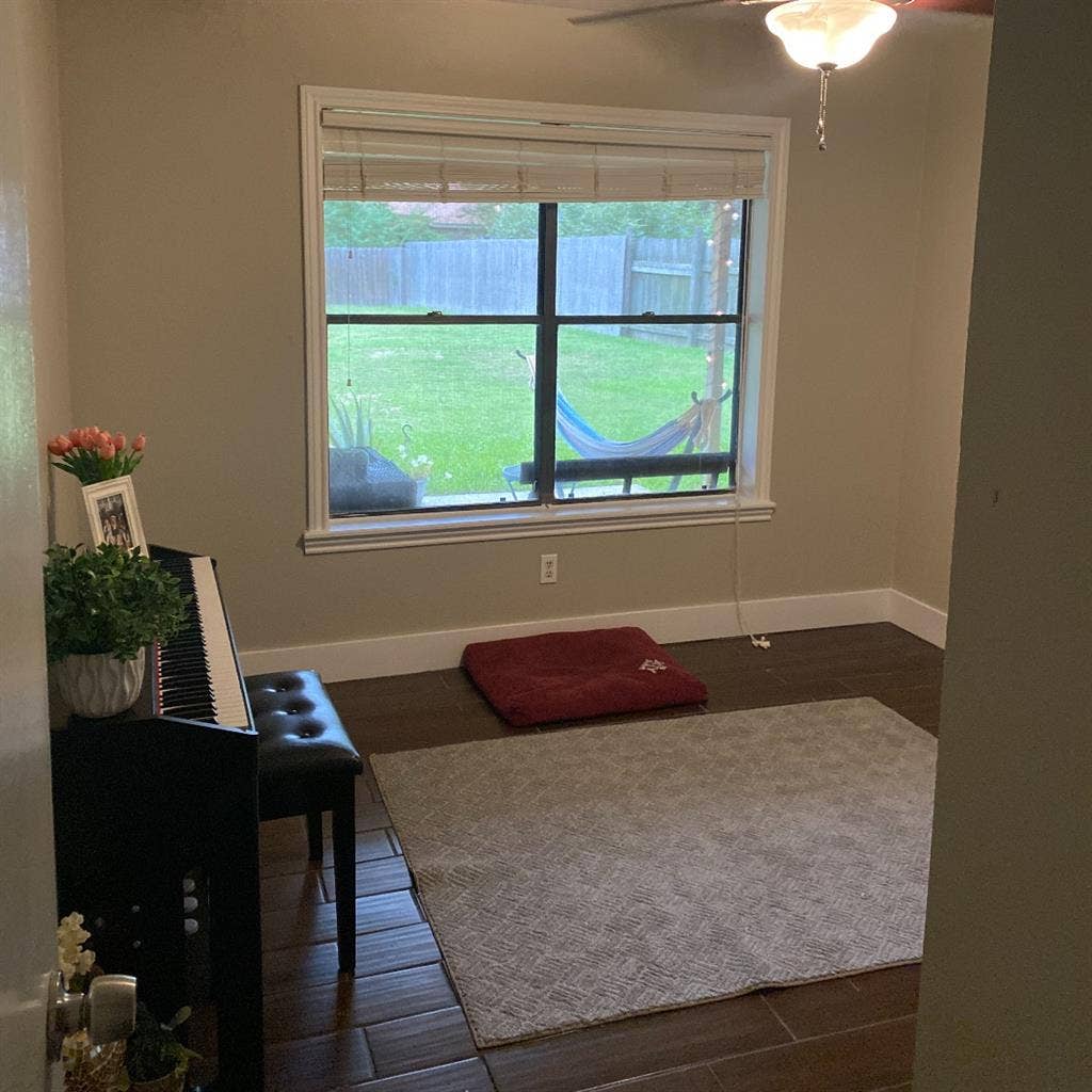 Cozy room for rent in south cstat