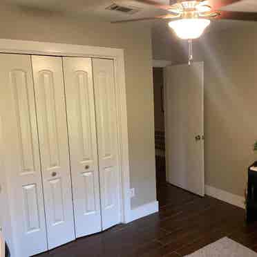 Cozy room for rent in south cstat