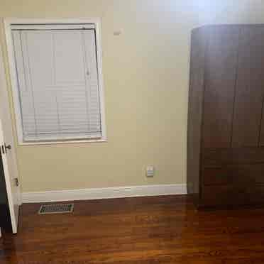 Unfurnished room in shared home