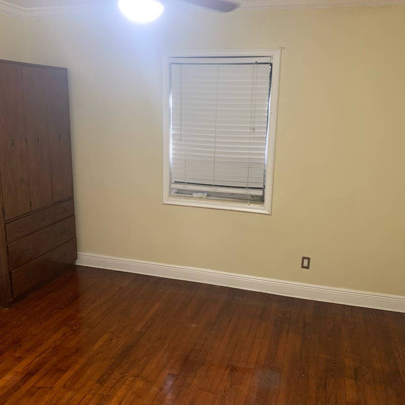 Unfurnished room in shared home