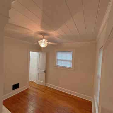 ROOM FOR RENT|NEWLY REMODELED HOME