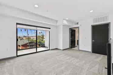 Stunning one bathroom Unit