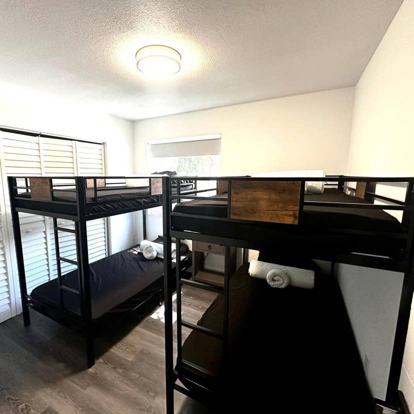 Shared Room in Hollywood Beach!