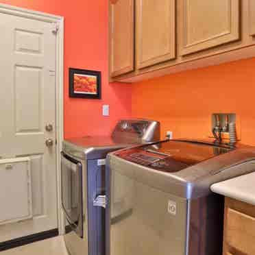 Furnished RM w/ EnSuite Kitchenette