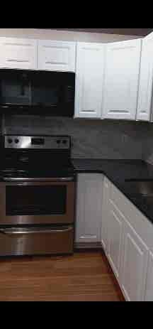 Chic 1 Bedrm  Apt Brookwood area.