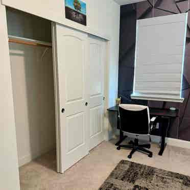 Spacious furnished room for rent!