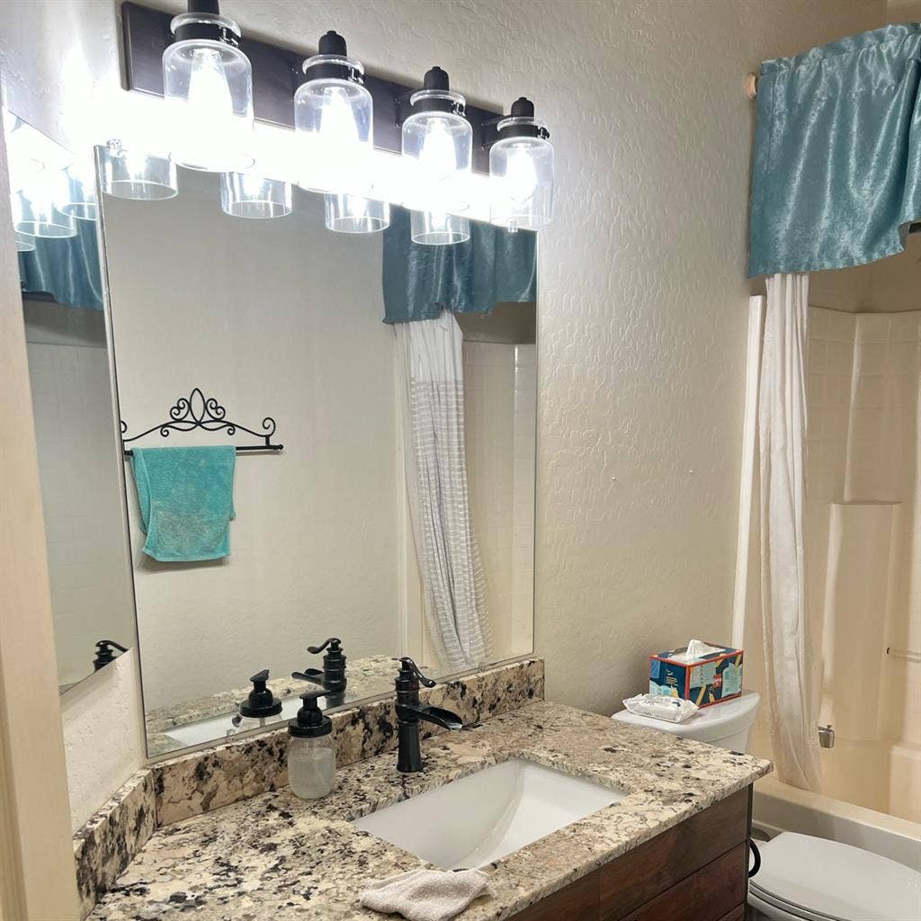 Private Bed and Bathroom in Mesa