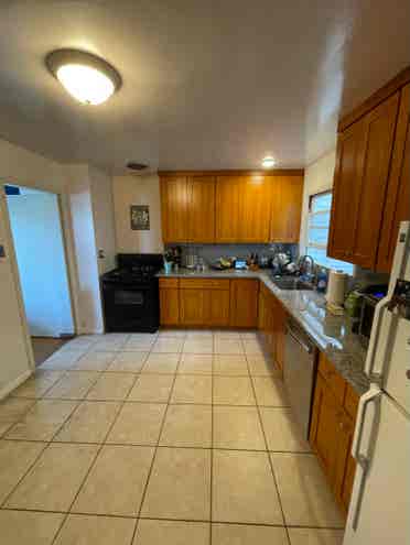 Room 4 Rent in Laurel Heights B