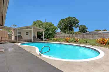 Near FIT - Private Room, Pool Home