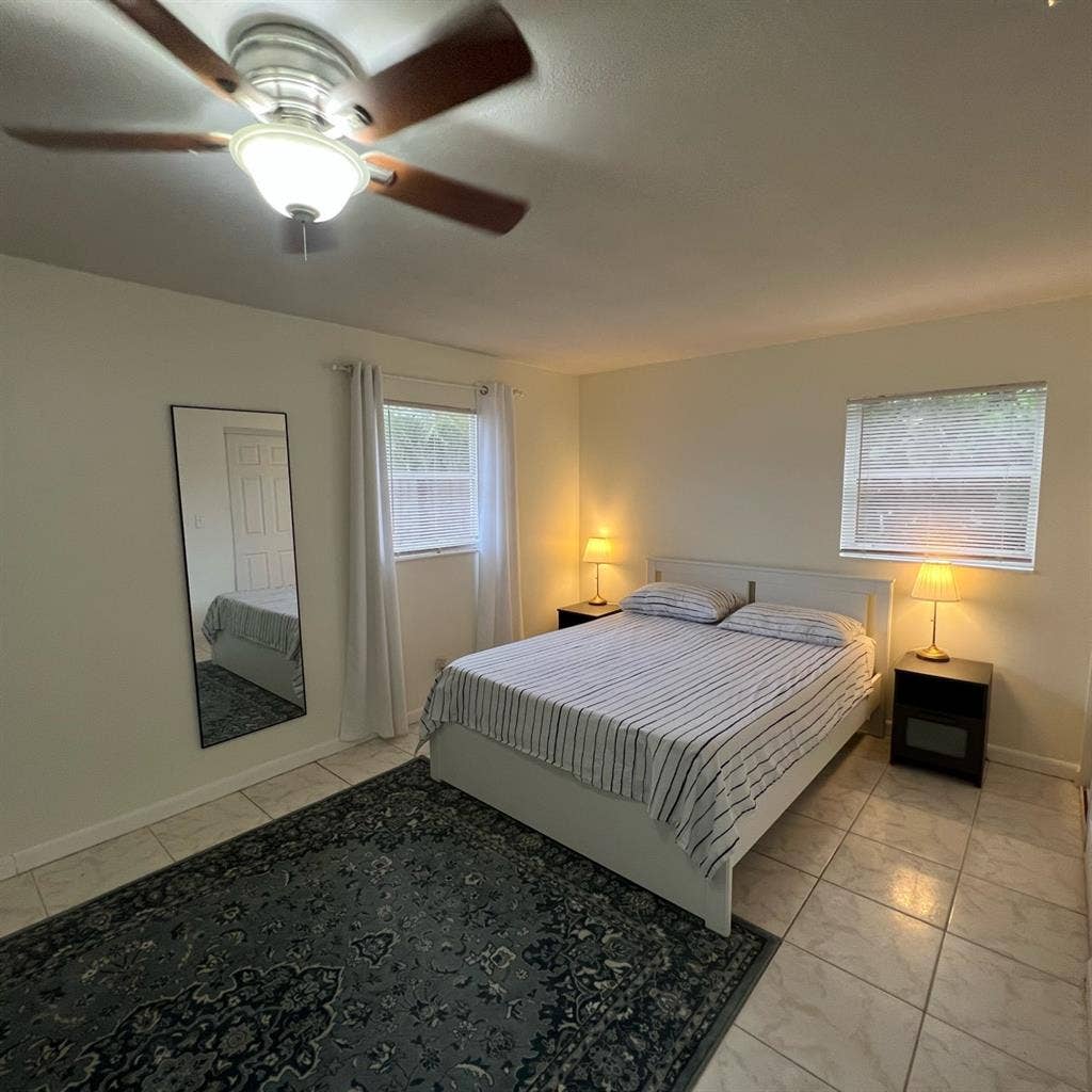 Palm Beach Gardens Large Room