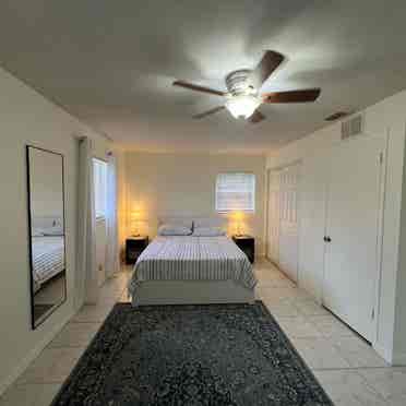 Palm Beach Gardens Large Room