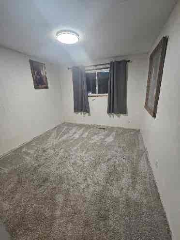 Room for Rent in Family home.