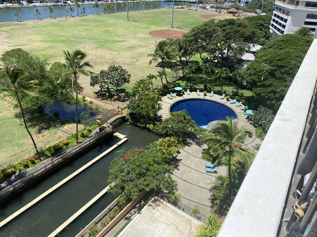 Condo in Honolulu, private room