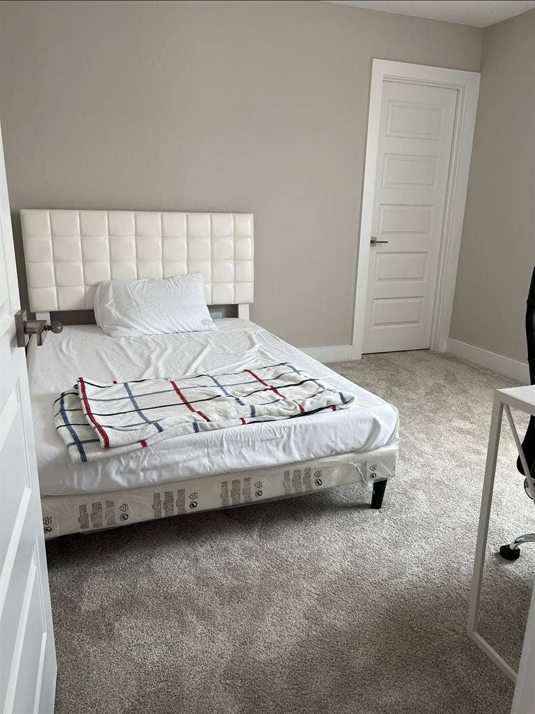 Cozyfurnished bedroom primelocation