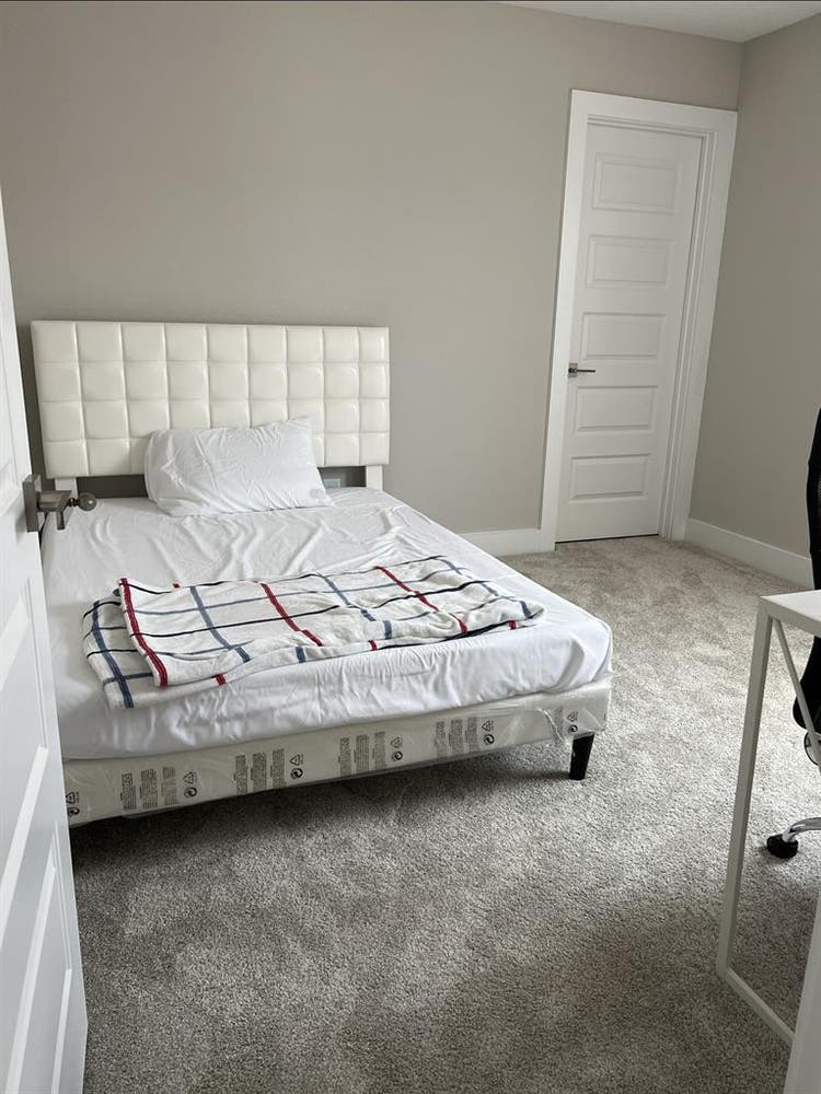 Cozyfurnished bedroom primelocation