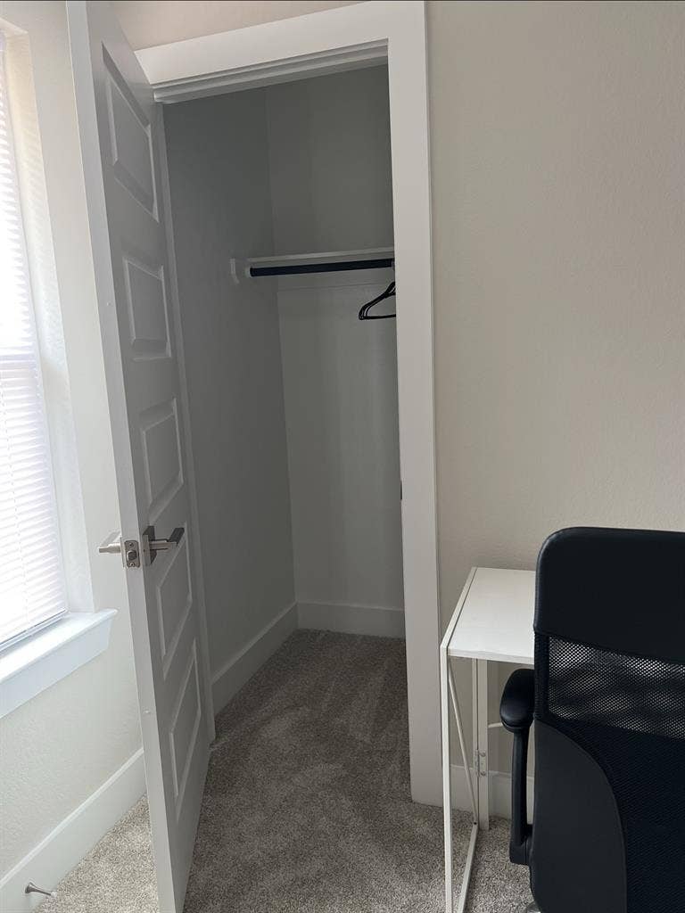 Cozyfurnished bedroom primelocation