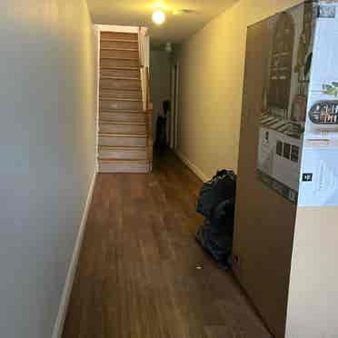 2 rooms available in Kensington apt