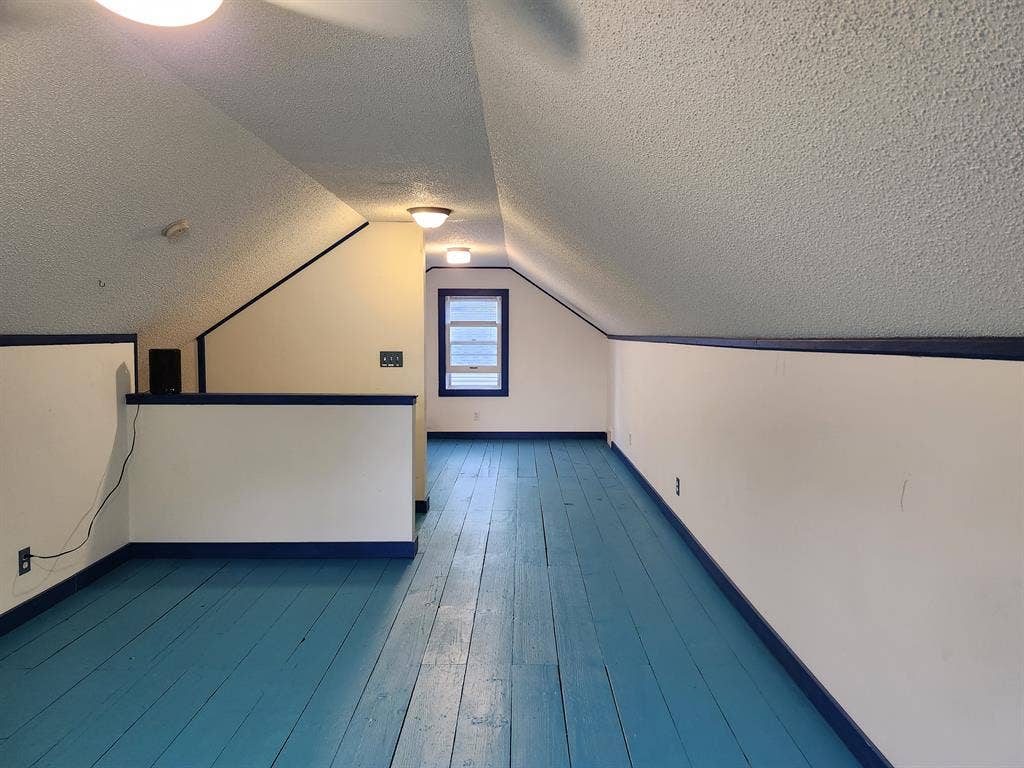 Spacious room near Lake Nokomis