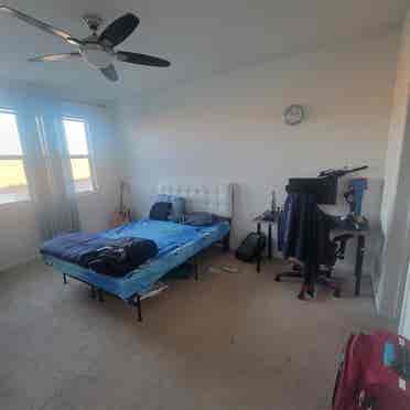 Private Master Bedroom in Townhouse