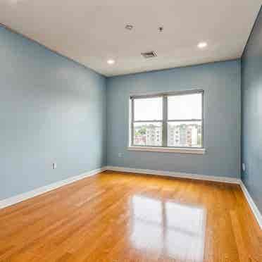 Beautiful 2 bedroom appt+ balcony