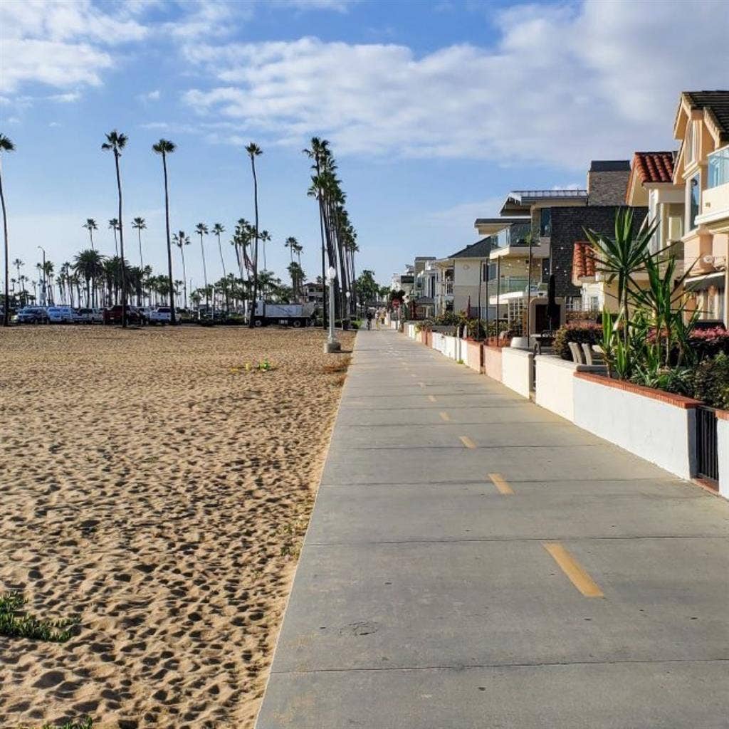 4 🏠’s
from the Beach, Newport Beach