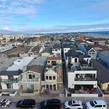 4 🏠’s
from the Beach, Newport Beach