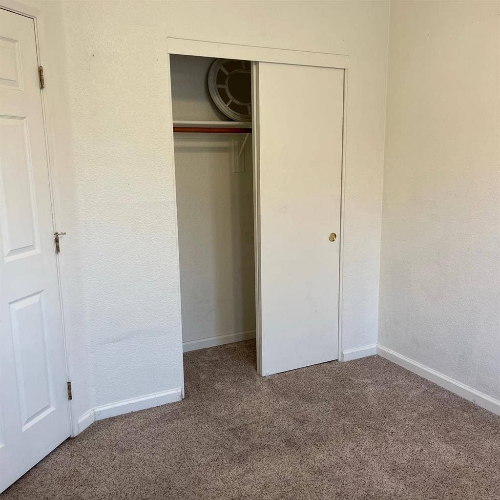 Room for rent southeastern sac $