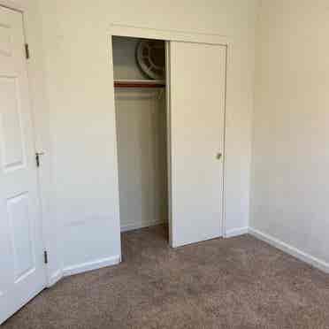 Room for rent southeastern sac $