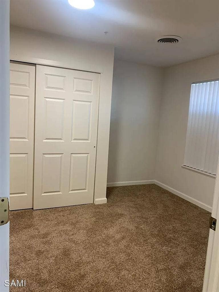 Master Bedroom available to rent