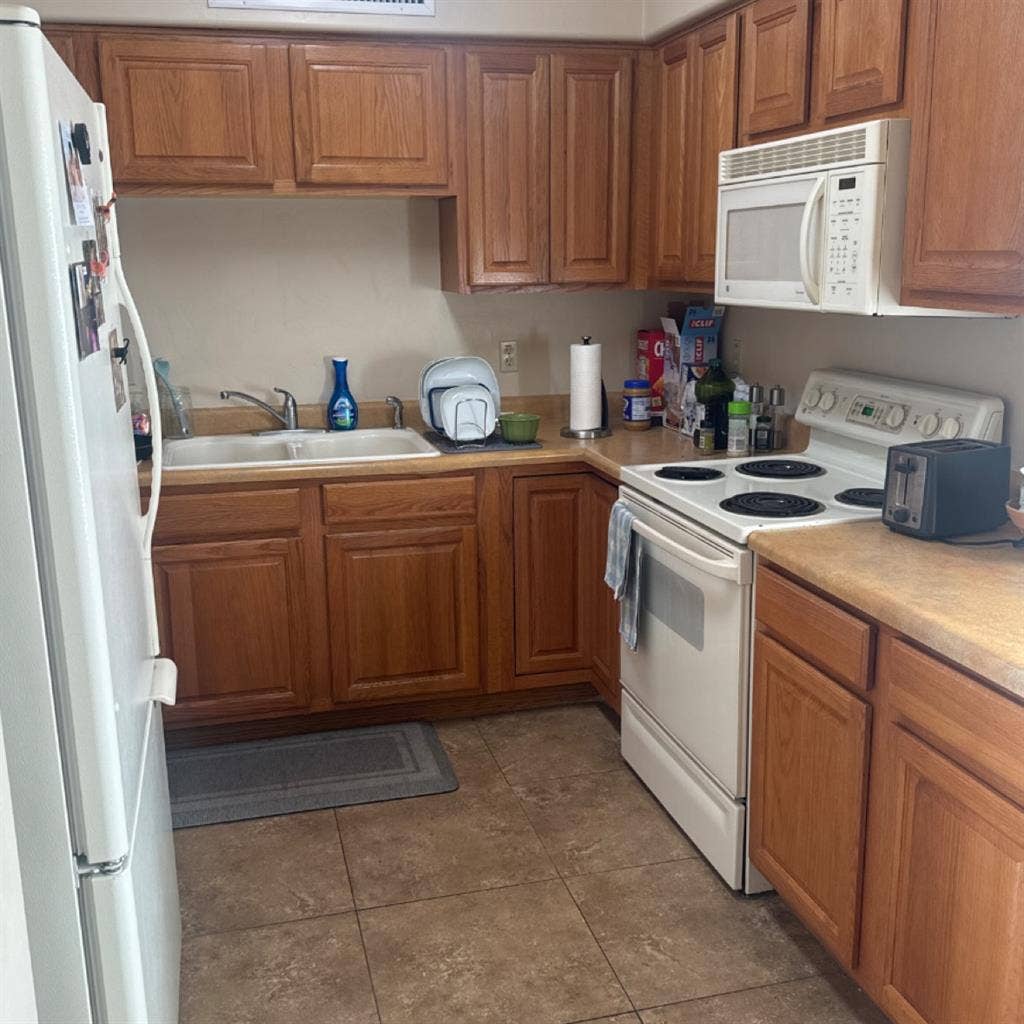 UofA Sublet ASAP!