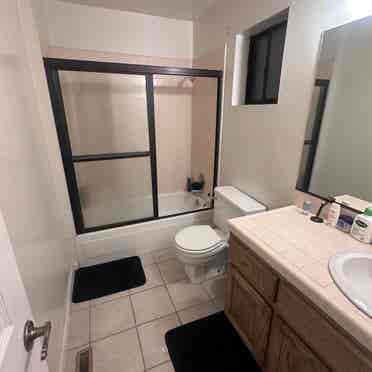 2 rooms with private bathroom