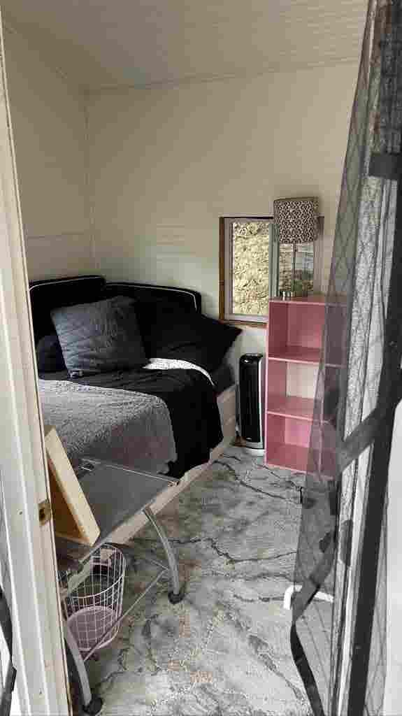 PrivateEntryCabinDeckViewPoolEstate