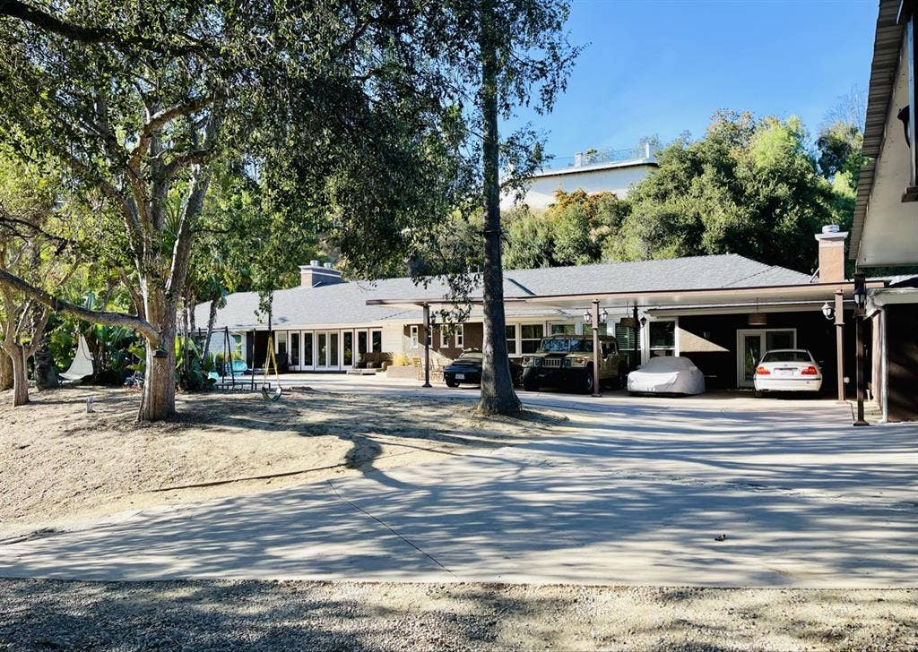 PrivateEntry Cabin Deck View Estate