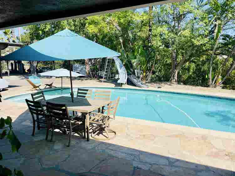 PrivateEntryCabinDeckViewPoolEstate