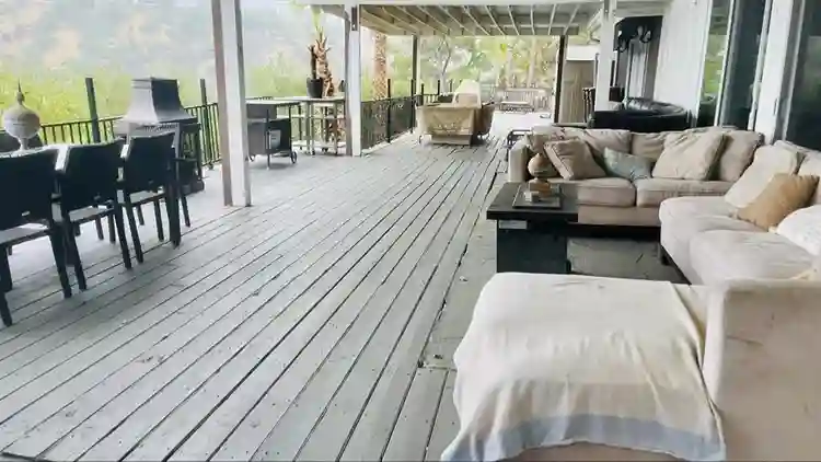 PrivateEntryCabinDeckViewPoolEstate