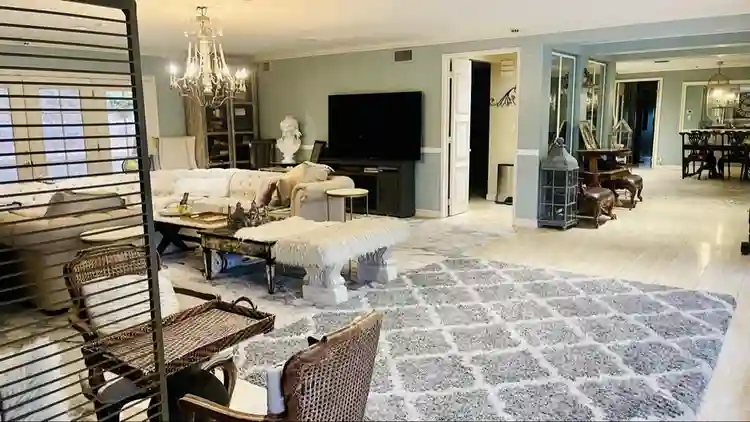 PrivateEntryCabinDeckViewPoolEstate