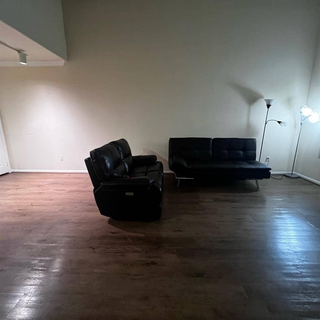 DTLA
Sublease 1 br/bath in 2br bath