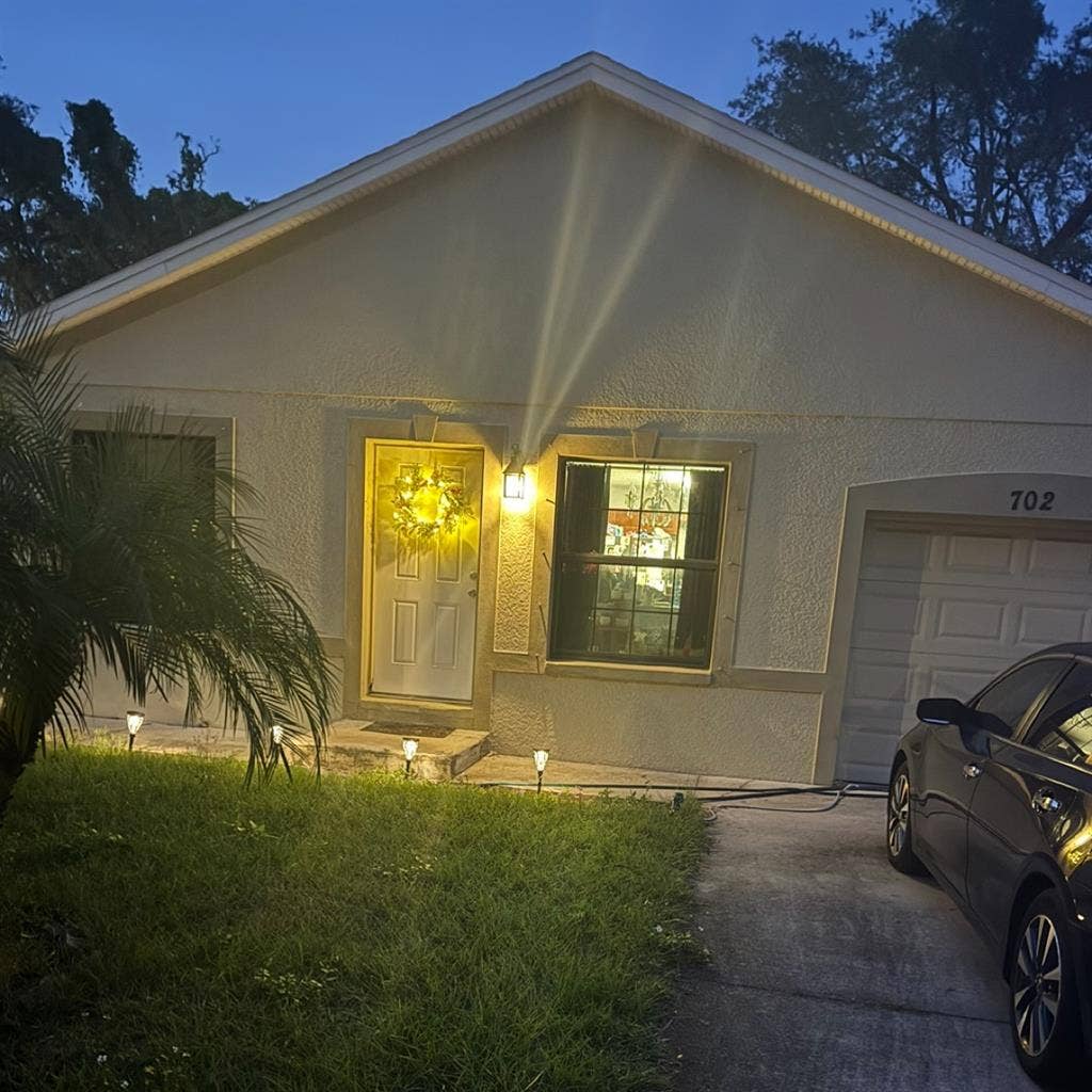 Unfurnished room for rent in Tampa