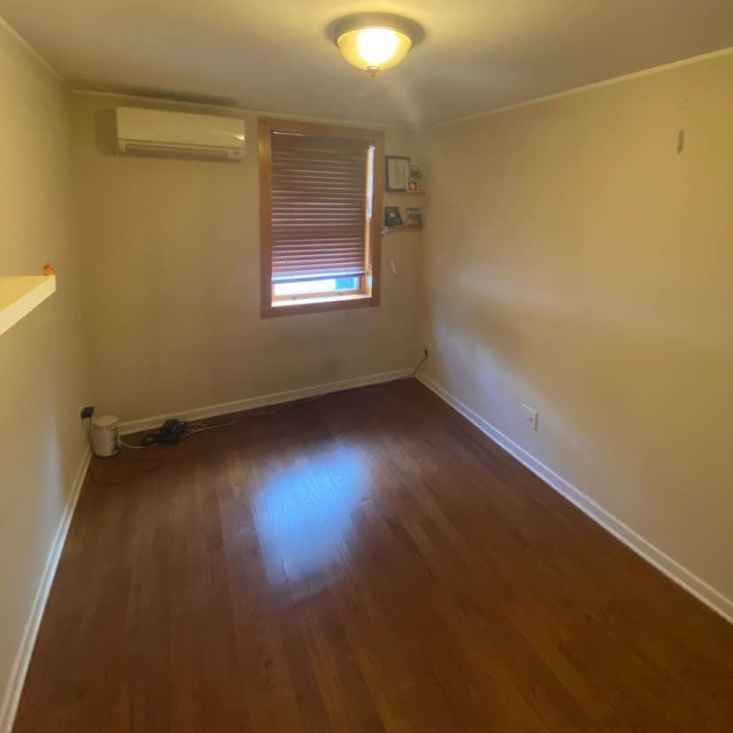 Room for rent in Greenpoint!