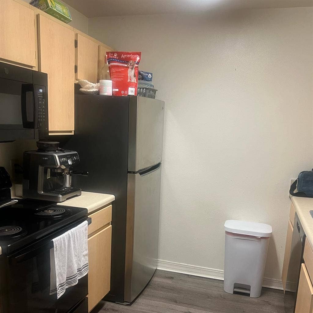 **APARTMENT ROOM FOR RENT**