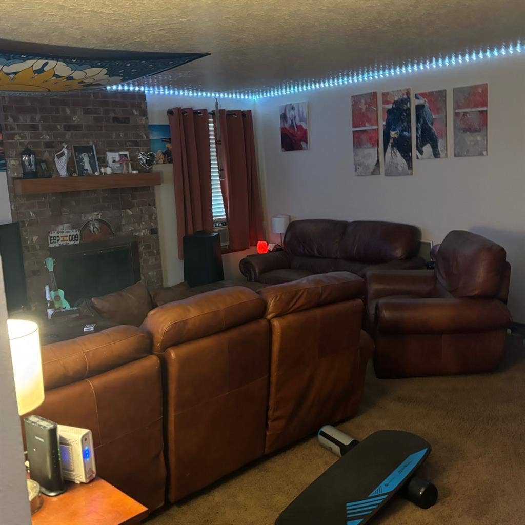 Rent room in quiet neighborhood