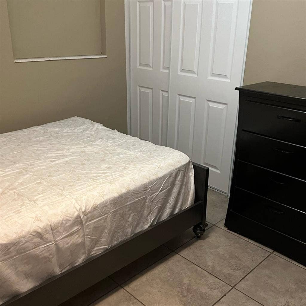 1 room for Rent (Male)