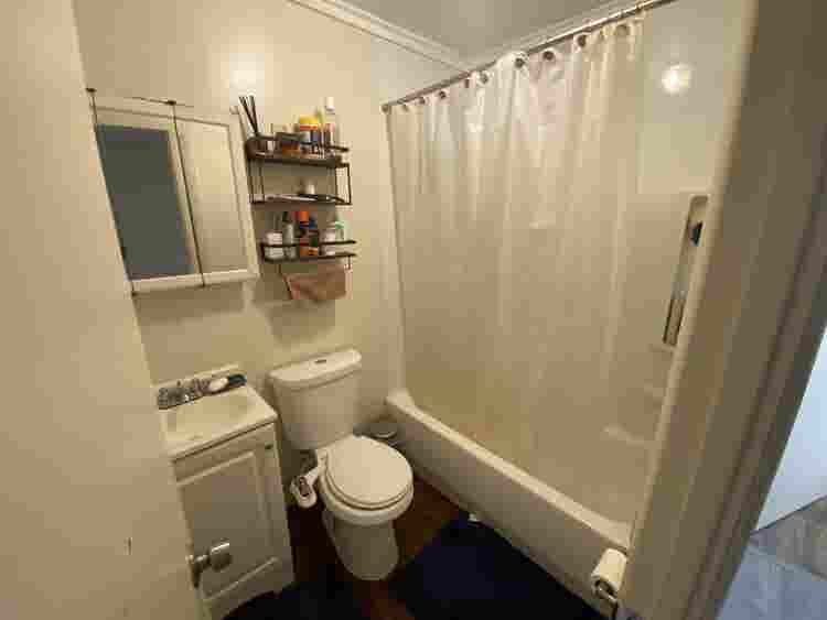 Looking for roommates in Naugatuck