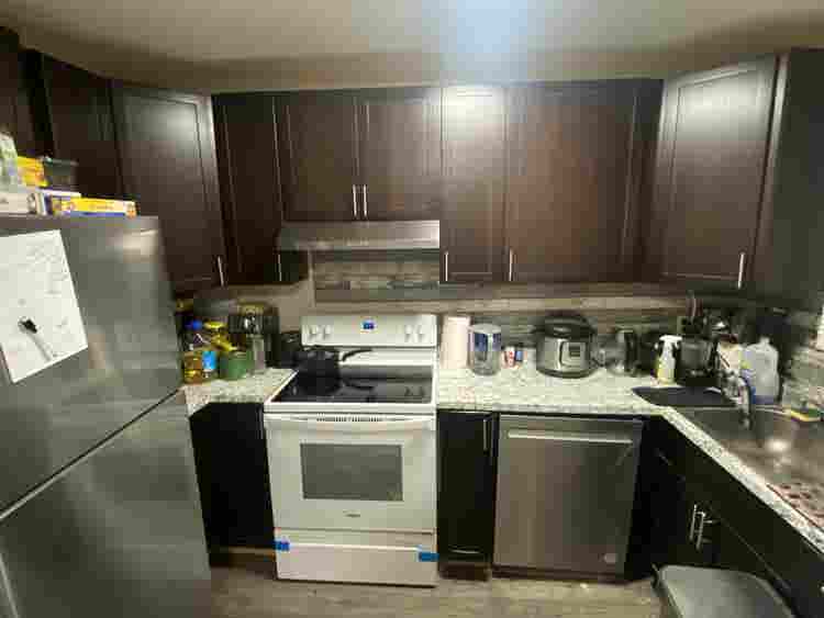 Looking for roommates in Naugatuck