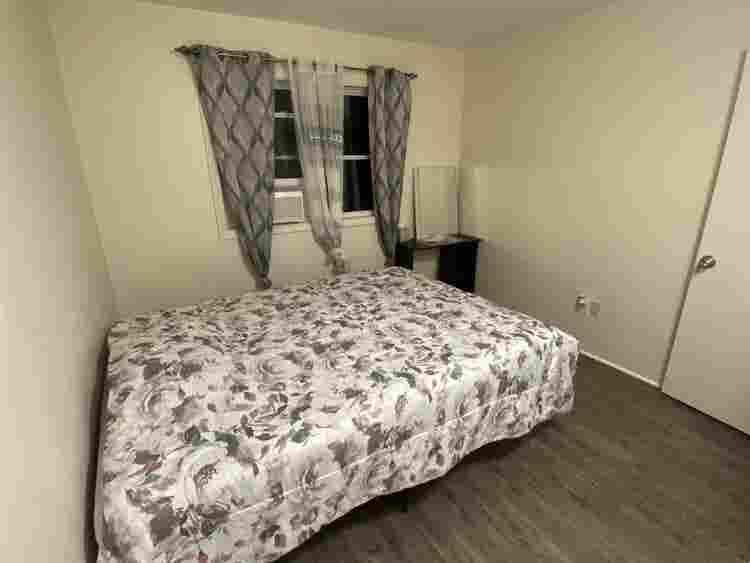 Looking for roommates in Naugatuck