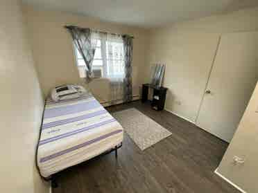 Looking for roommates in Naugatuck